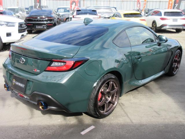 ＧＲ８６ ＲＺ　６速ＭＴ　・リッジグリーン　ワンオーナー　純正９型ナビ　フルセグ　Ｂカメラ　ＥＴＣ　ドラレコ　半革シートヒーター　アイサイト　アドバンレーシング１８アルミ　ブレンボキャリパー　トムスステンレスマフラー　リアスポ（39枚目）