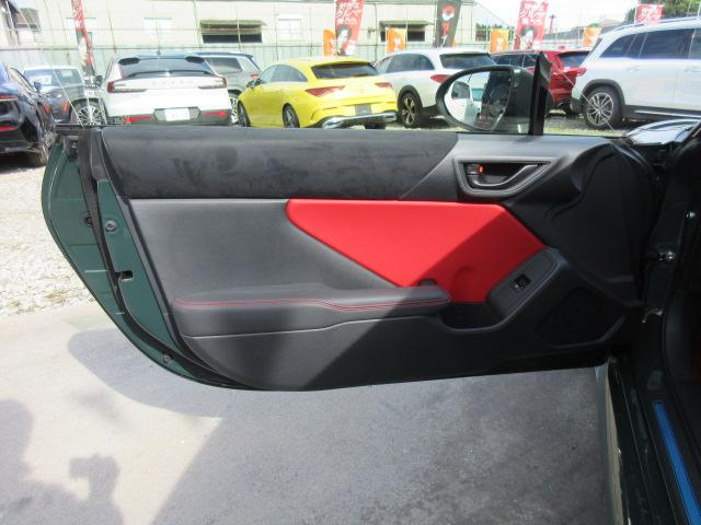 ＧＲ８６ ＲＺ　６速ＭＴ　・リッジグリーン　ワンオーナー　純正９型ナビ　フルセグ　Ｂカメラ　ＥＴＣ　ドラレコ　半革シートヒーター　アイサイト　アドバンレーシング１８アルミ　ブレンボキャリパー　トムスステンレスマフラー　リアスポ（53枚目）