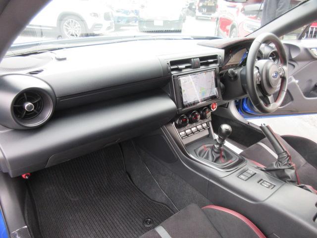 BRZ STIスポーツ 6速MT ・SSRII18アルミ ブレンボキャリパー STiエアロ 半革 シートヒーター ヘッドライトスモークフィルム STIハンドルプロテクトガード 純正9型ナビ フルセグTV Bカメラ ETC アイサイト(58枚目)