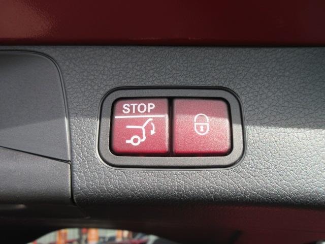 ＧＬＢ ＧＬＢ３５　４マチック　７人乗　・ＡＭＧレザーエクスクルーシブ　パノラミクススライディングルーフ　純正ワイドナビＴＶ　全周囲カメラ　赤黒本革シート　シートヒーター　電動ゲート　アクティブブレーキアシスト　ＢＳＭ　純正ＡＭＧ１９アルミ（9枚目）