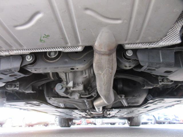 ＧＬＢ ＧＬＢ３５　４マチック　７人乗　・ＡＭＧレザーエクスクルーシブ　パノラミクススライディングルーフ　純正ワイドナビＴＶ　全周囲カメラ　赤黒本革シート　シートヒーター　電動ゲート　アクティブブレーキアシスト　ＢＳＭ　純正ＡＭＧ１９アルミ（17枚目）