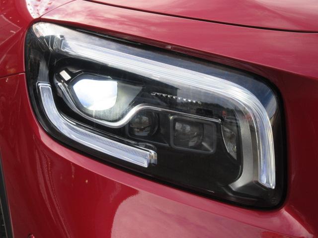 ＧＬＢ ＧＬＢ３５　４マチック　７人乗　・ＡＭＧレザーエクスクルーシブ　パノラミクススライディングルーフ　純正ワイドナビＴＶ　全周囲カメラ　赤黒本革シート　シートヒーター　電動ゲート　アクティブブレーキアシスト　ＢＳＭ　純正ＡＭＧ１９アルミ（37枚目）