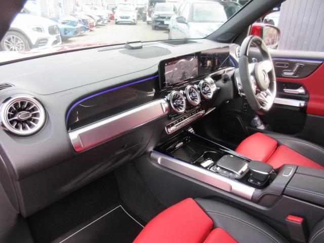 ＧＬＢ ＧＬＢ３５　４マチック　７人乗　・ＡＭＧレザーエクスクルーシブ　パノラミクススライディングルーフ　純正ワイドナビＴＶ　全周囲カメラ　赤黒本革シート　シートヒーター　電動ゲート　アクティブブレーキアシスト　ＢＳＭ　純正ＡＭＧ１９アルミ（40枚目）