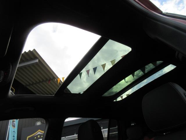 ＧＬＢ ＧＬＢ３５　４マチック　７人乗　・ＡＭＧレザーエクスクルーシブ　パノラミクススライディングルーフ　純正ワイドナビＴＶ　全周囲カメラ　赤黒本革シート　シートヒーター　電動ゲート　アクティブブレーキアシスト　ＢＳＭ　純正ＡＭＧ１９アルミ（45枚目）