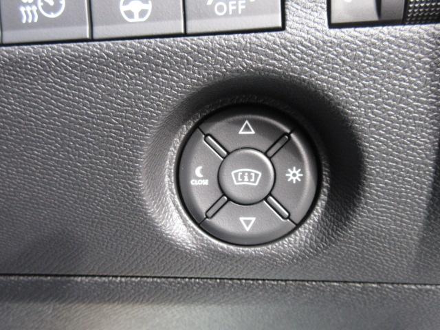 E-C4 シャイン ・電気自動車 サンルーフ 黒本革シート シートヒーター マッサージ機能 ステアリングヒーター BSM レークル アクティブセーフティブレーキ 疲労検知 アンビエンテライト 前後ソナー 純正18アルミ(50枚目)