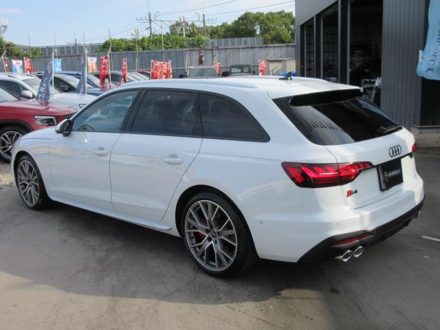 S4アバント ベースグレード 4WD ・サンルーフ 純正ナビTV 全周囲カメラ ETC2.0 本革シートヒーター ステアリングヒーター ドライビングアシスト ワイヤレス充電 マッサージ機能 電動ゲート 純正19AW マトリクスLEDライト(12枚目)