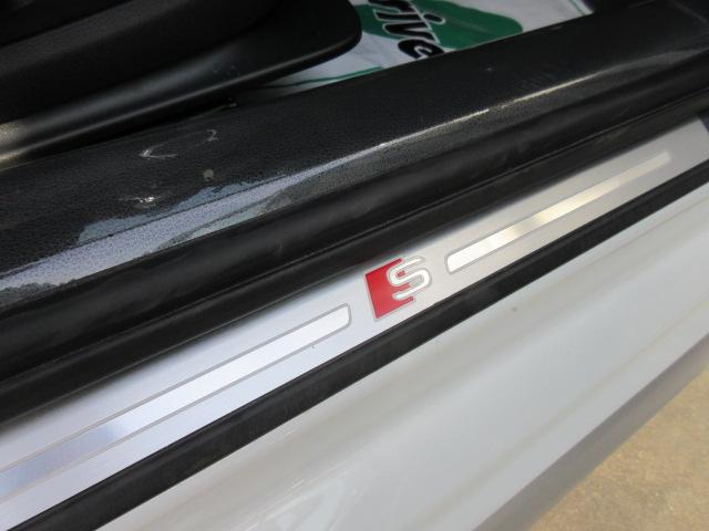 S4アバント ベースグレード 4WD ・サンルーフ 純正ナビTV 全周囲カメラ ETC2.0 本革シートヒーター ステアリングヒーター ドライビングアシスト ワイヤレス充電 マッサージ機能 電動ゲート 純正19AW マトリクスLEDライト(44枚目)