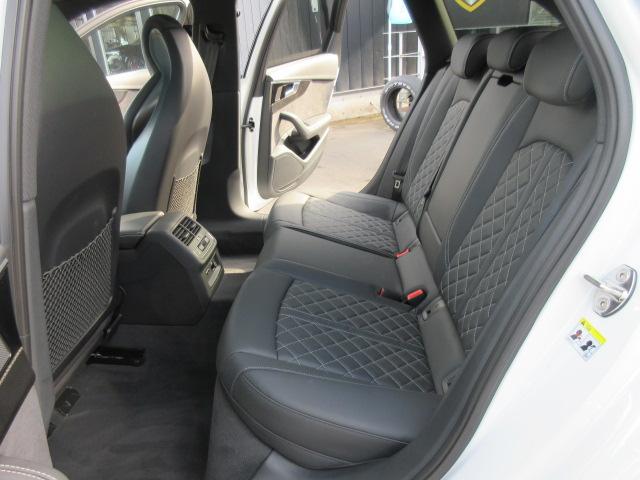 S4アバント ベースグレード 4WD ・サンルーフ 純正ナビTV 全周囲カメラ ETC2.0 本革シートヒーター ステアリングヒーター ドライビングアシスト ワイヤレス充電 マッサージ機能 電動ゲート 純正19AW マトリクスLEDライト(45枚目)