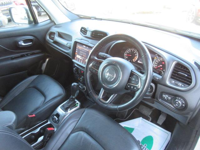 ジープ・レネゲード リミテッド ・純正ナビ フルセグTV バックカメラ ETC2.0 黒本革シート シートヒーター ステアリングヒーター 自動軽減ブレーキ リアソナー レーンキープ BSM LEDライト LEDフォグ 純正17アルミ(21枚目)