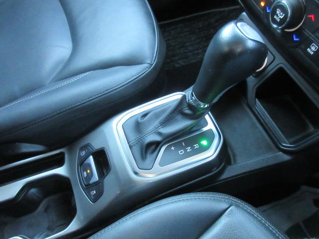 ジープ・レネゲード リミテッド ・純正ナビ フルセグTV バックカメラ ETC2.0 黒本革シート シートヒーター ステアリングヒーター 自動軽減ブレーキ リアソナー レーンキープ BSM LEDライト LEDフォグ 純正17アルミ(54枚目)