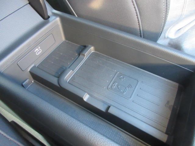 Ａ５スポーツバック ４５ＴＦＳＩクワトロ　Ｓライン　４ＷＤ　・純正８．３型ナビ　フルセグＴＶ　全周囲カメラ　ＥＴＣ２．０　ワイヤレス充電　半革シート　シートヒーター　電動トランク　ステアリングヒーター　ドライバーアシスト　バーチャルコックピット　ＬＥＤライト（26枚目）