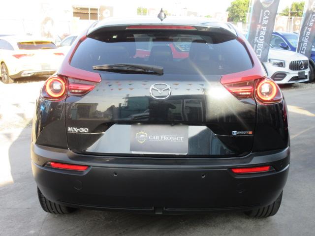 MX-30ロータリーEV エディションR 特別仕様車 BOSE 純正8.8コネクトナビ フルセグ 全周囲カメラ 1500W ハーフレザーシート シートヒーター ステアリングヒーター SCBS BSM レーンキープ 純正18アルミ LEDライト(16枚目)