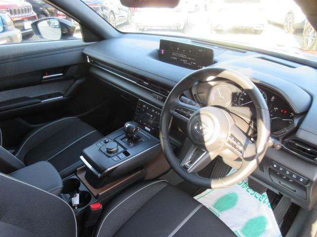 MX-30ロータリーEV エディションR 特別仕様車 BOSE 純正8.8コネクトナビ フルセグ 全周囲カメラ 1500W ハーフレザーシート シートヒーター ステアリングヒーター SCBS BSM レーンキープ 純正18アルミ LEDライト(20枚目)