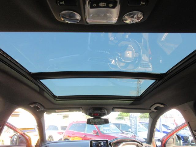 ３００８ ＧＴブルーＨＤｉ　・サンルーフ　ハーフレザーシート　ワイヤレス充電　電動ゲート　純正ナビ　フルセグ　左サイドカメラ　バックカメラ　アクティブセーフティブレーキ　疲労検知　レーンキープ　前後ソナー　ＢＳＭ　純正１８アルミ（5枚目）