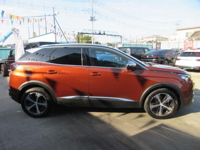 ３００８ ＧＴブルーＨＤｉ　・サンルーフ　ハーフレザーシート　ワイヤレス充電　電動ゲート　純正ナビ　フルセグ　左サイドカメラ　バックカメラ　アクティブセーフティブレーキ　疲労検知　レーンキープ　前後ソナー　ＢＳＭ　純正１８アルミ（10枚目）