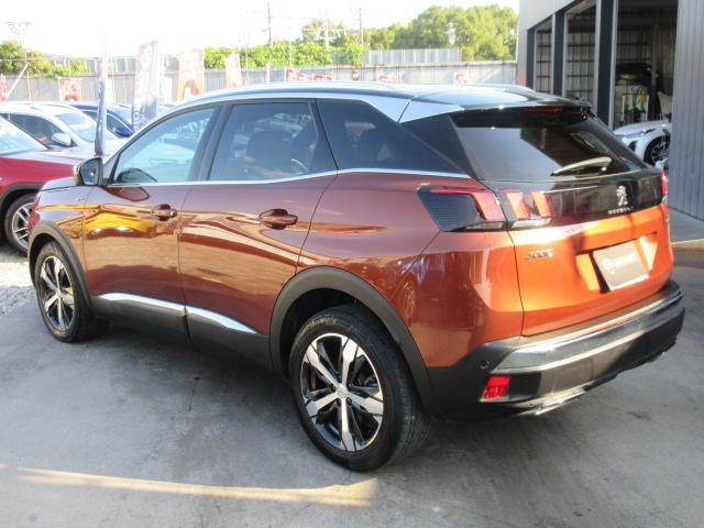 ３００８ ＧＴブルーＨＤｉ　・サンルーフ　ハーフレザーシート　ワイヤレス充電　電動ゲート　純正ナビ　フルセグ　左サイドカメラ　バックカメラ　アクティブセーフティブレーキ　疲労検知　レーンキープ　前後ソナー　ＢＳＭ　純正１８アルミ（11枚目）