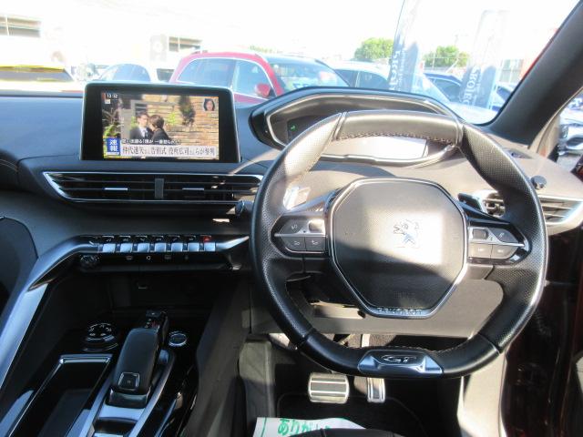 ３００８ ＧＴブルーＨＤｉ　・サンルーフ　ハーフレザーシート　ワイヤレス充電　電動ゲート　純正ナビ　フルセグ　左サイドカメラ　バックカメラ　アクティブセーフティブレーキ　疲労検知　レーンキープ　前後ソナー　ＢＳＭ　純正１８アルミ（19枚目）