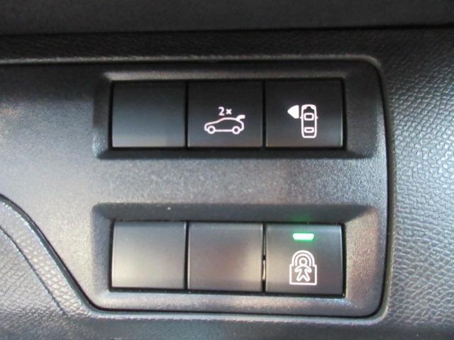 ３００８ ＧＴブルーＨＤｉ　・サンルーフ　ハーフレザーシート　ワイヤレス充電　電動ゲート　純正ナビ　フルセグ　左サイドカメラ　バックカメラ　アクティブセーフティブレーキ　疲労検知　レーンキープ　前後ソナー　ＢＳＭ　純正１８アルミ（25枚目）