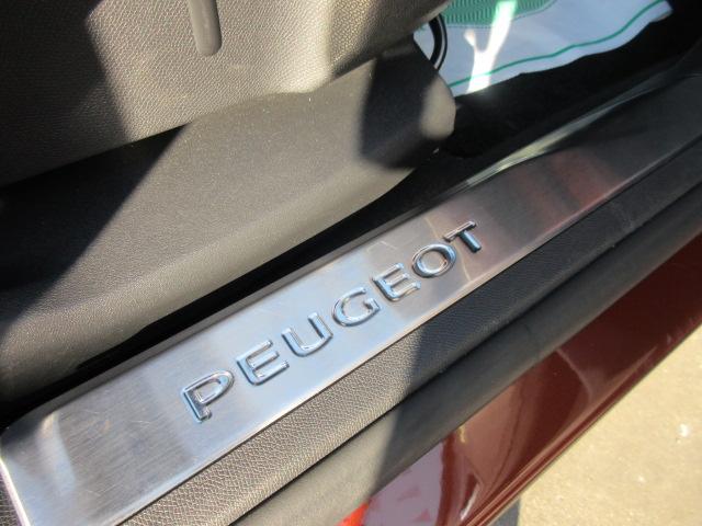 ３００８ ＧＴブルーＨＤｉ　・サンルーフ　ハーフレザーシート　ワイヤレス充電　電動ゲート　純正ナビ　フルセグ　左サイドカメラ　バックカメラ　アクティブセーフティブレーキ　疲労検知　レーンキープ　前後ソナー　ＢＳＭ　純正１８アルミ（46枚目）