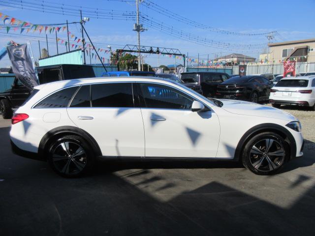 Cクラスオールテレイン C220d 4マチック オールテレイン ISG搭載 ・レザーエクスクルーシブPKG サンルーフ ブルメスターサウンド 純正11.9型ナビ フルセグTV 全周囲カメラ ワイヤレス充電 黒本革 シートヒーター 電動ゲート 純正18アルミ ワンオーナー(11枚目)