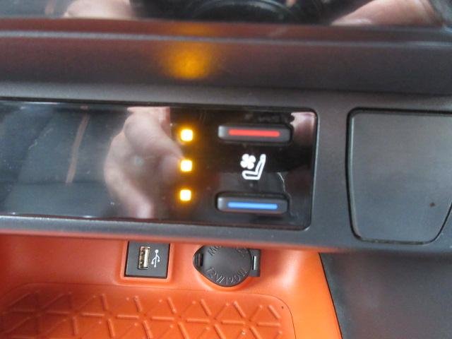 運転席、助手席にはシートヒーター＆シートエアコン機能付き♪　四季問わず活躍する１台になります♪