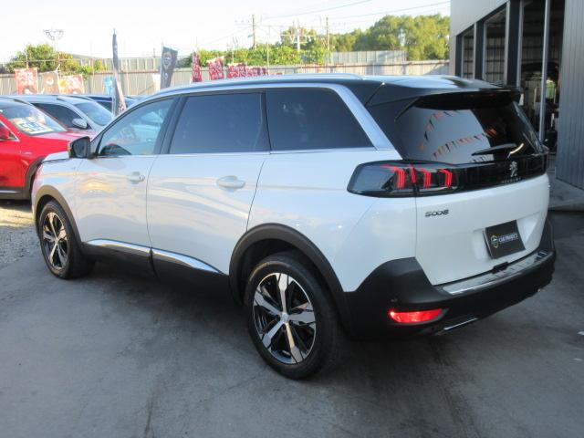 ５００８ ＧＴブルーＨＤｉ　７人乗　後期型　サンルーフ　純正ナビ　フルセグ　左サイド＆バックカメラ　ハーフレザー　シートヒーター　マッサージ機能　ワイヤレス充電　電動ゲート　ハンズフリーパワーバックドア　アクティブセーフティブレーキ（13枚目）