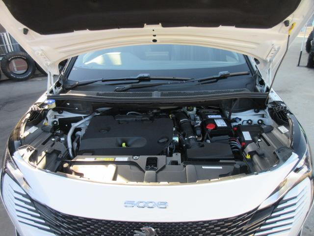 ５００８ ＧＴブルーＨＤｉ　７人乗　後期型　サンルーフ　純正ナビ　フルセグ　左サイド＆バックカメラ　ハーフレザー　シートヒーター　マッサージ機能　ワイヤレス充電　電動ゲート　ハンズフリーパワーバックドア　アクティブセーフティブレーキ（17枚目）