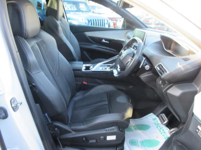 ５００８ ＧＴブルーＨＤｉ　７人乗　後期型　サンルーフ　純正ナビ　フルセグ　左サイド＆バックカメラ　ハーフレザー　シートヒーター　マッサージ機能　ワイヤレス充電　電動ゲート　ハンズフリーパワーバックドア　アクティブセーフティブレーキ（20枚目）