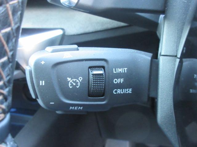 ５００８ ＧＴブルーＨＤｉ　７人乗　後期型　サンルーフ　純正ナビ　フルセグ　左サイド＆バックカメラ　ハーフレザー　シートヒーター　マッサージ機能　ワイヤレス充電　電動ゲート　ハンズフリーパワーバックドア　アクティブセーフティブレーキ（28枚目）