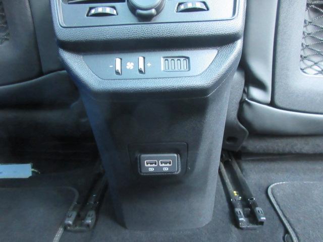 ５００８ ＧＴブルーＨＤｉ　７人乗　後期型　サンルーフ　純正ナビ　フルセグ　左サイド＆バックカメラ　ハーフレザー　シートヒーター　マッサージ機能　ワイヤレス充電　電動ゲート　ハンズフリーパワーバックドア　アクティブセーフティブレーキ（55枚目）