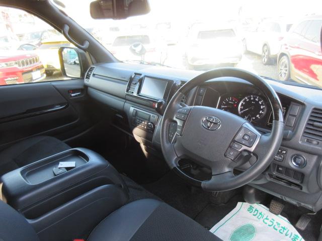 ハイエースバン スーパーＧＬ　ダークプライムＩＩ　・ディーゼルターボ　セーフティセンス　純正ナビ　フルセグＴＶ　バックカメラ　ＡＣ１００Ｖ　ハーフレザー　両側スライドドア　ＬＤＡ　前後ソナー　ＰＫＳＢ　イージークローザー　メッキドアハンドル＆ミラー（17枚目）