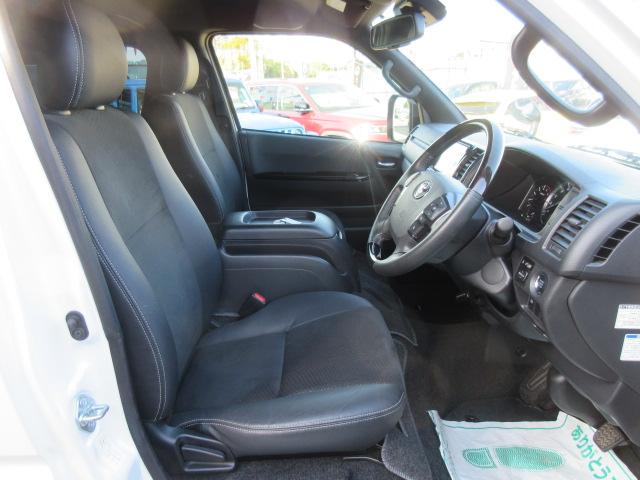 ハイエースバン スーパーＧＬ　ダークプライムＩＩ　・ディーゼルターボ　セーフティセンス　純正ナビ　フルセグＴＶ　バックカメラ　ＡＣ１００Ｖ　ハーフレザー　両側スライドドア　ＬＤＡ　前後ソナー　ＰＫＳＢ　イージークローザー　メッキドアハンドル＆ミラー（19枚目）