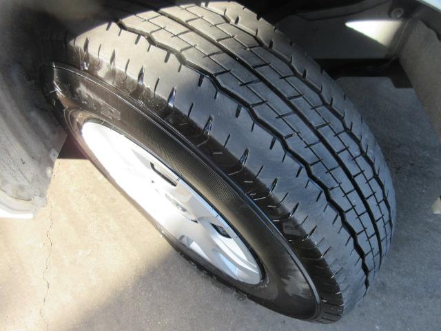 ハイエースバン スーパーＧＬ　ダークプライムＩＩ　・ディーゼルターボ　セーフティセンス　純正ナビ　フルセグＴＶ　バックカメラ　ＡＣ１００Ｖ　ハーフレザー　両側スライドドア　ＬＤＡ　前後ソナー　ＰＫＳＢ　イージークローザー　メッキドアハンドル＆ミラー（35枚目）