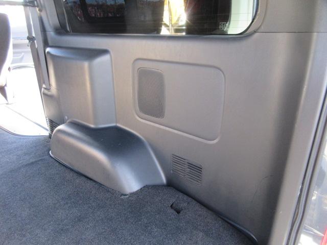 ハイエースバン スーパーＧＬ　ダークプライムＩＩ　・ディーゼルターボ　セーフティセンス　純正ナビ　フルセグＴＶ　バックカメラ　ＡＣ１００Ｖ　ハーフレザー　両側スライドドア　ＬＤＡ　前後ソナー　ＰＫＳＢ　イージークローザー　メッキドアハンドル＆ミラー（41枚目）