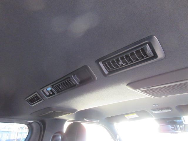 ハイエースバン スーパーＧＬ　ダークプライムＩＩ　・ディーゼルターボ　セーフティセンス　純正ナビ　フルセグＴＶ　バックカメラ　ＡＣ１００Ｖ　ハーフレザー　両側スライドドア　ＬＤＡ　前後ソナー　ＰＫＳＢ　イージークローザー　メッキドアハンドル＆ミラー（42枚目）