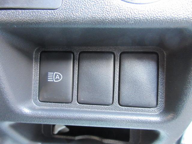 ハイエースバン スーパーＧＬ　ダークプライムＩＩ　・ディーゼルターボ　セーフティセンス　純正ナビ　フルセグＴＶ　バックカメラ　ＡＣ１００Ｖ　ハーフレザー　両側スライドドア　ＬＤＡ　前後ソナー　ＰＫＳＢ　イージークローザー　メッキドアハンドル＆ミラー（47枚目）