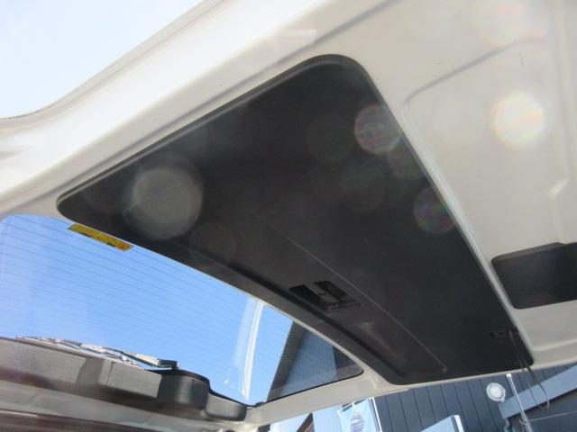 ハイエースバン スーパーＧＬ　ダークプライムＩＩ　・ディーゼルターボ　セーフティセンス　純正ナビ　フルセグＴＶ　バックカメラ　ＡＣ１００Ｖ　ハーフレザー　両側スライドドア　ＬＤＡ　前後ソナー　ＰＫＳＢ　イージークローザー　メッキドアハンドル＆ミラー（48枚目）
