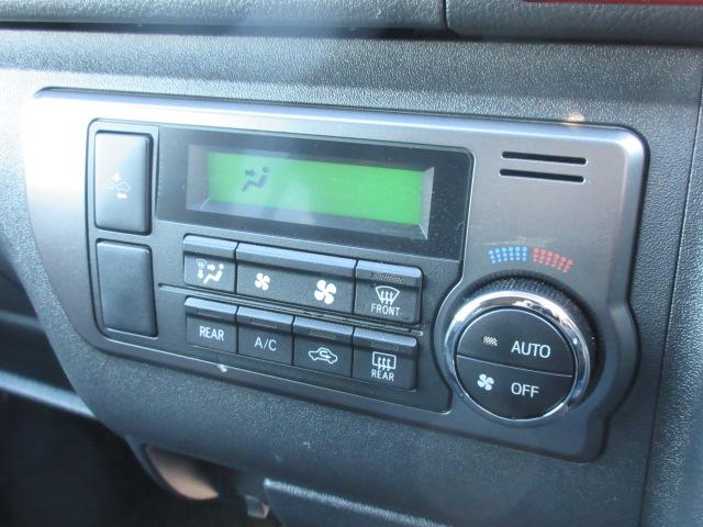 ハイエースバン スーパーＧＬ　ダークプライムＩＩ　・ディーゼルターボ　セーフティセンス　純正ナビ　フルセグＴＶ　バックカメラ　ＡＣ１００Ｖ　ハーフレザー　両側スライドドア　ＬＤＡ　前後ソナー　ＰＫＳＢ　イージークローザー　メッキドアハンドル＆ミラー（55枚目）