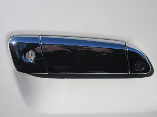 ハイエースバン スーパーＧＬ　ダークプライムＩＩ　・ディーゼルターボ　セーフティセンス　純正ナビ　フルセグＴＶ　バックカメラ　ＡＣ１００Ｖ　ハーフレザー　両側スライドドア　ＬＤＡ　前後ソナー　ＰＫＳＢ　イージークローザー　メッキドアハンドル＆ミラー（58枚目）