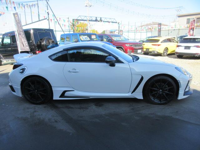 GR86 RZ 6速MT ・ワンオーナー 純正9型ナビ フルセグTV Bカメラ ETC ドラレコ ハーフレザーシート シートヒーター GRフルエアロ&トランクスポイラー&サスペンション&スポーツマフラー 純正18アルミ(11枚目)