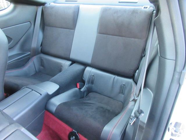 GR86 RZ 6速MT ・ワンオーナー 純正9型ナビ フルセグTV Bカメラ ETC ドラレコ ハーフレザーシート シートヒーター GRフルエアロ&トランクスポイラー&サスペンション&スポーツマフラー 純正18アルミ(26枚目)