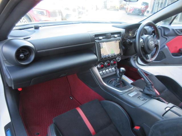 GR86 RZ 6速MT ・ワンオーナー 純正9型ナビ フルセグTV Bカメラ ETC ドラレコ ハーフレザーシート シートヒーター GRフルエアロ&トランクスポイラー&サスペンション&スポーツマフラー 純正18アルミ(60枚目)