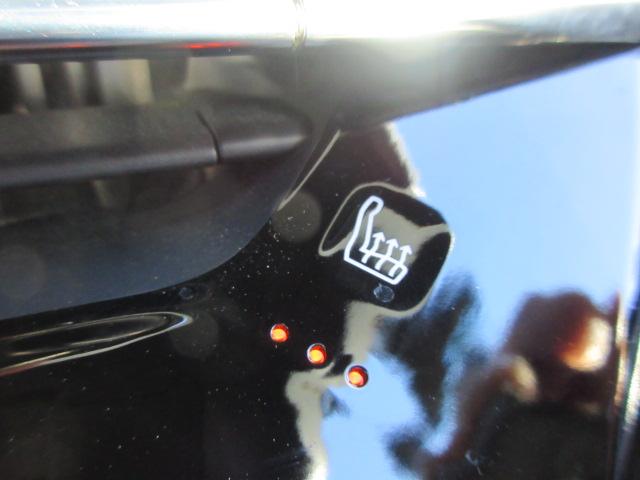 e-208 GT ・純正ディスプレイオーディオ バックカメラ ハーフレザー シートヒーター アクティブセーフティブレーキ 疲労検知システム ブラインドスポットモニター 前後ソナー LEDライト スマートキー&Pスタート(7枚目)