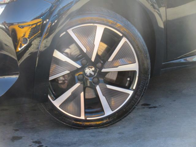 e-208 GT ・純正ディスプレイオーディオ バックカメラ ハーフレザー シートヒーター アクティブセーフティブレーキ 疲労検知システム ブラインドスポットモニター 前後ソナー LEDライト スマートキー&Pスタート(17枚目)