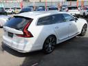 リチャージＰＨＶ　Ｔ８　ＡＷＤ　インスクリプション　・ハーマンカードン　パノラマガラスルーフ　純正グーグルナビ　全周囲カメラ　ＥＴＣ　パイロットアシスト　安全支援機能　ＨＵＤ　ステアリングヒーター　白本革シート　シートヒーター　エアシート　電動ゲート（35枚目）