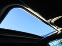 オプションのサンルーフが装備のお車となります！室内の解放感があり、車内が明るくなり、喚起にも適していますね♪