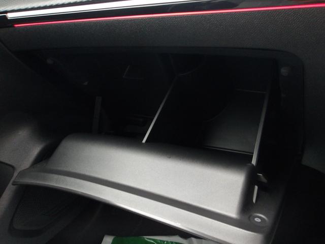 ２０８ ＧＴ　バックカメラ　ディスプレイオーディオ　ｃａｒＰＬＡＹ　ＵＳＢ　Ｂｌｕｅｔｏｏｔｈ　ワイヤレス充電　パドルシフト　ＡＣＣ　スマートキー　ハーフレザー　シートヒーター　ＬＥＤ　ＥＴＣ　アイドリングストップ（28枚目）