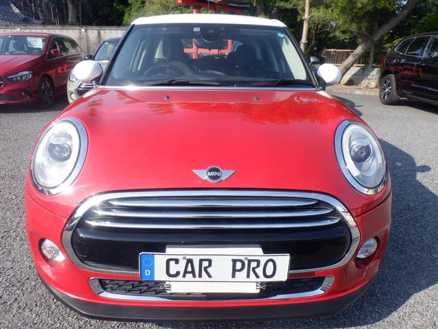 ＭＩＮＩ クーパー　５ドア　純正ナビ　バックカメラ・ソナー　衝突軽減　歩行者検知　ＬＥＤライト　ヘッドアップディスプレイ　ＥＴＣ　ＬＩＭ　アイドリングストップ　ＵＳＢ　ブルートゥース　スマートキー　純正１５インチアルミホイール（3枚目）