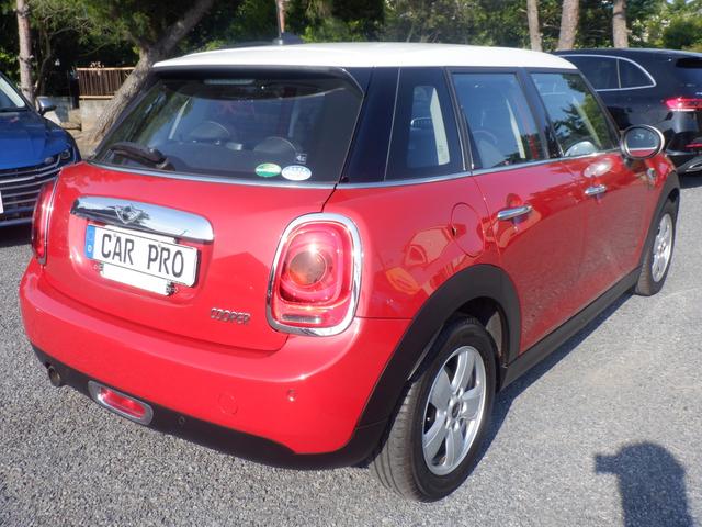 ＭＩＮＩ クーパー　５ドア　純正ナビ　バックカメラ・ソナー　衝突軽減　歩行者検知　ＬＥＤライト　ヘッドアップディスプレイ　ＥＴＣ　ＬＩＭ　アイドリングストップ　ＵＳＢ　ブルートゥース　スマートキー　純正１５インチアルミホイール（6枚目）