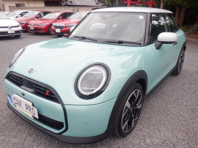 ＭＩＮＩ クーパーＳ　クラシック・トリム　３ドア　スマートキー　３６０度カメラ　ヘッドｕｐディスプレイ　ハンドル＆シートヒーター　ディスプレイオーディオ　ｃａｒＰＬＡＹ　ＵＳＢ　Ｂｌｕｅｔｏｏｔｈ　パーキングアシスト　ミラーＥＴＣ　ワイヤレス充電（2枚目）